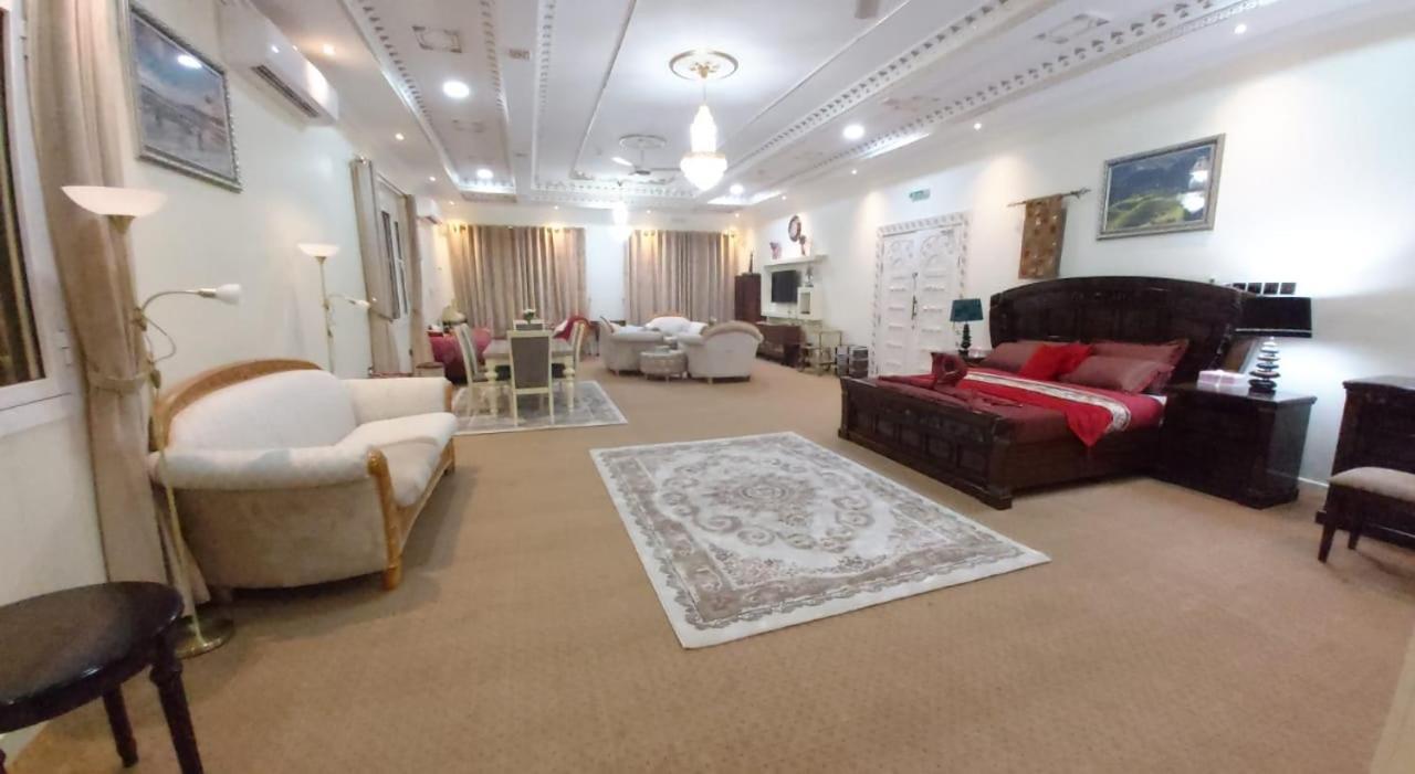 Sur Bandar Al Ayjah Hotel Apartments Exteriör bild