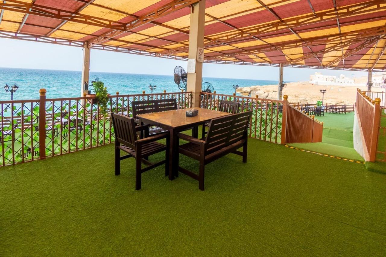 Sur Bandar Al Ayjah Hotel Apartments Exteriör bild