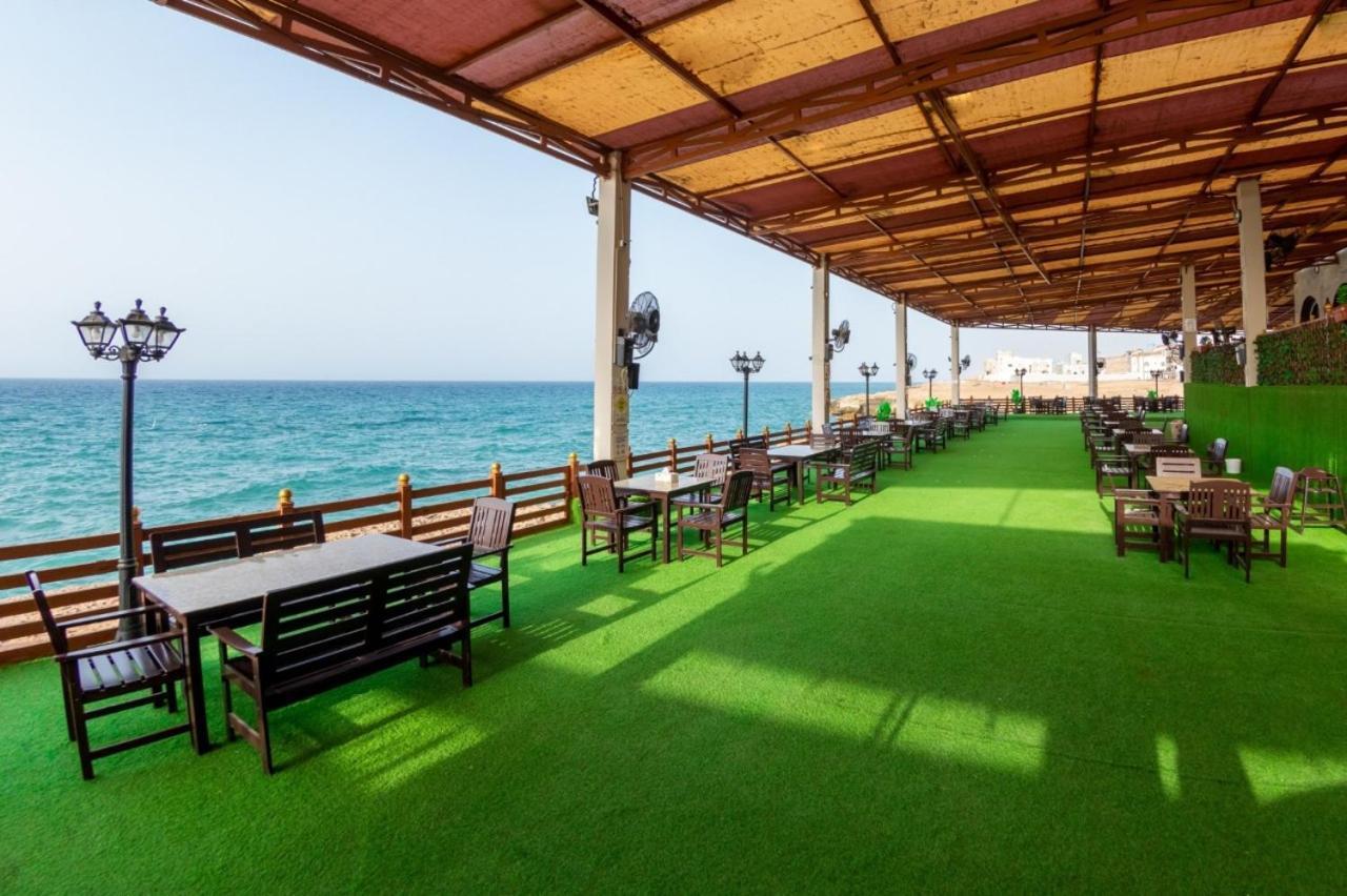 Sur Bandar Al Ayjah Hotel Apartments Exteriör bild