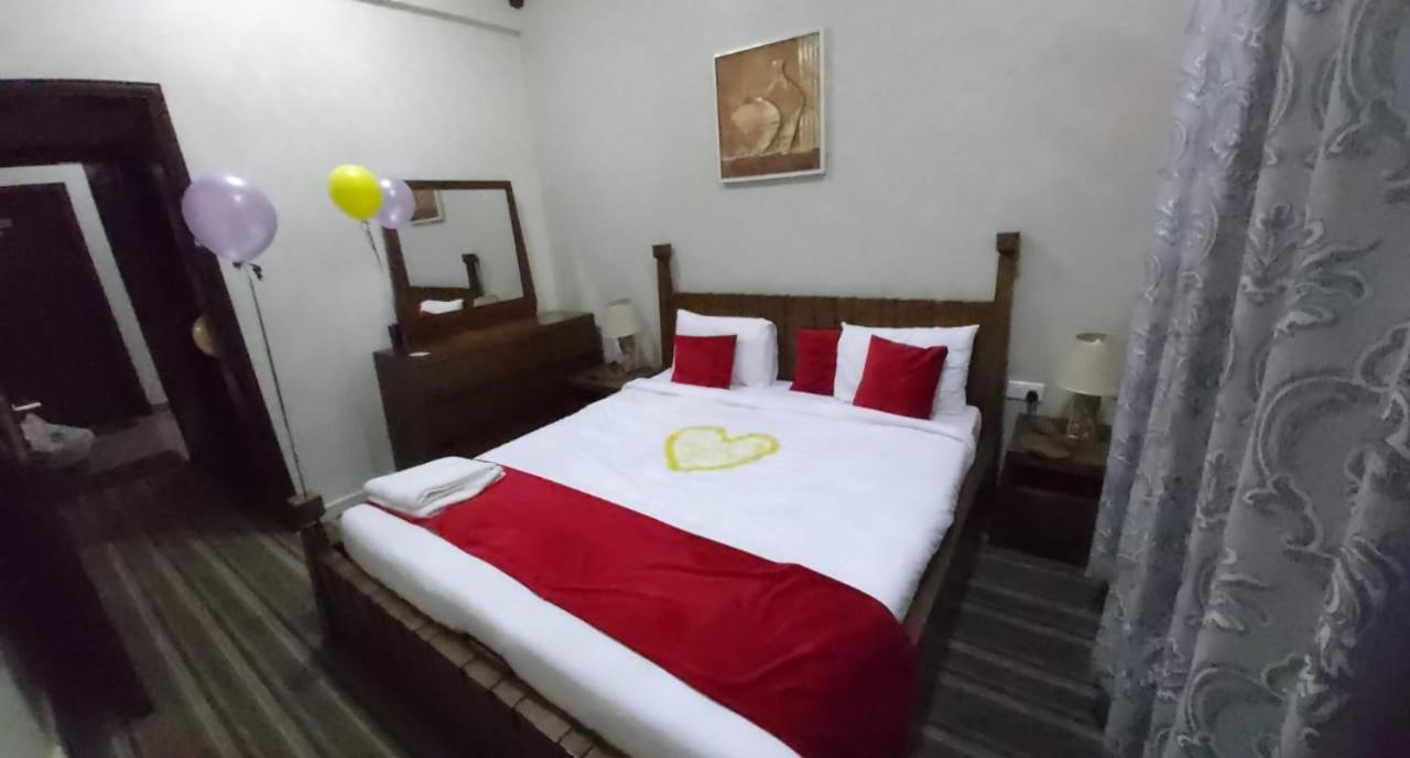 Sur Bandar Al Ayjah Hotel Apartments Exteriör bild
