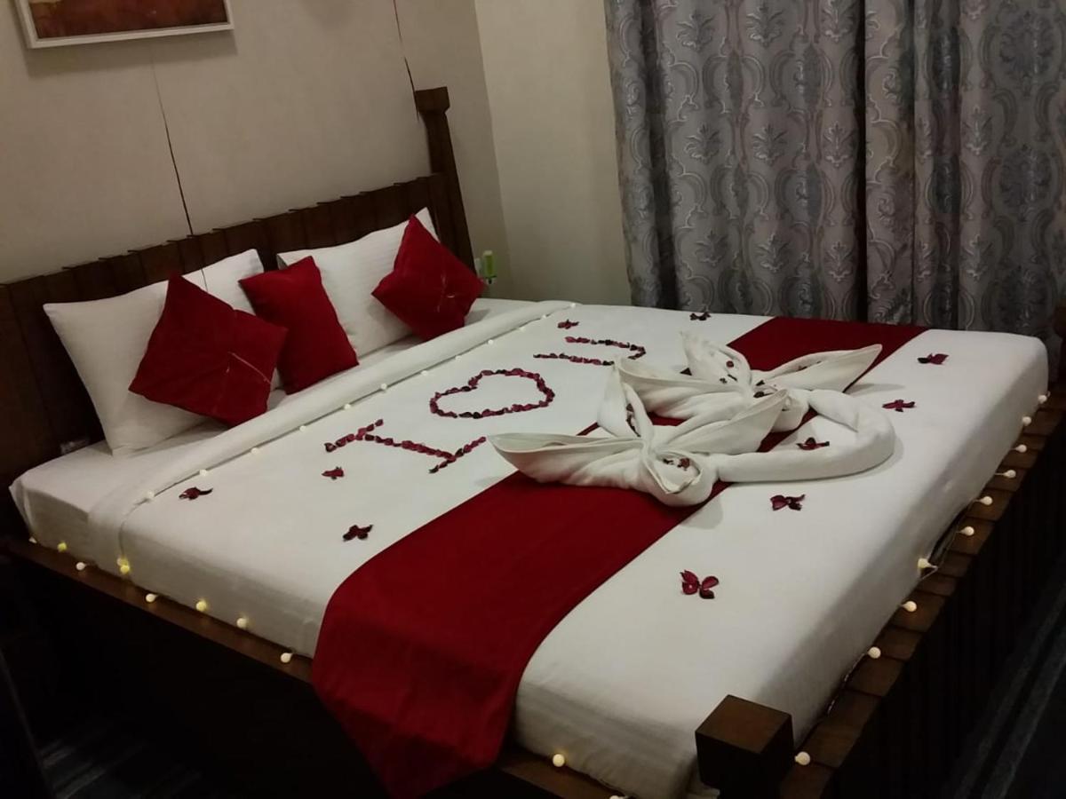 Sur Bandar Al Ayjah Hotel Apartments Exteriör bild