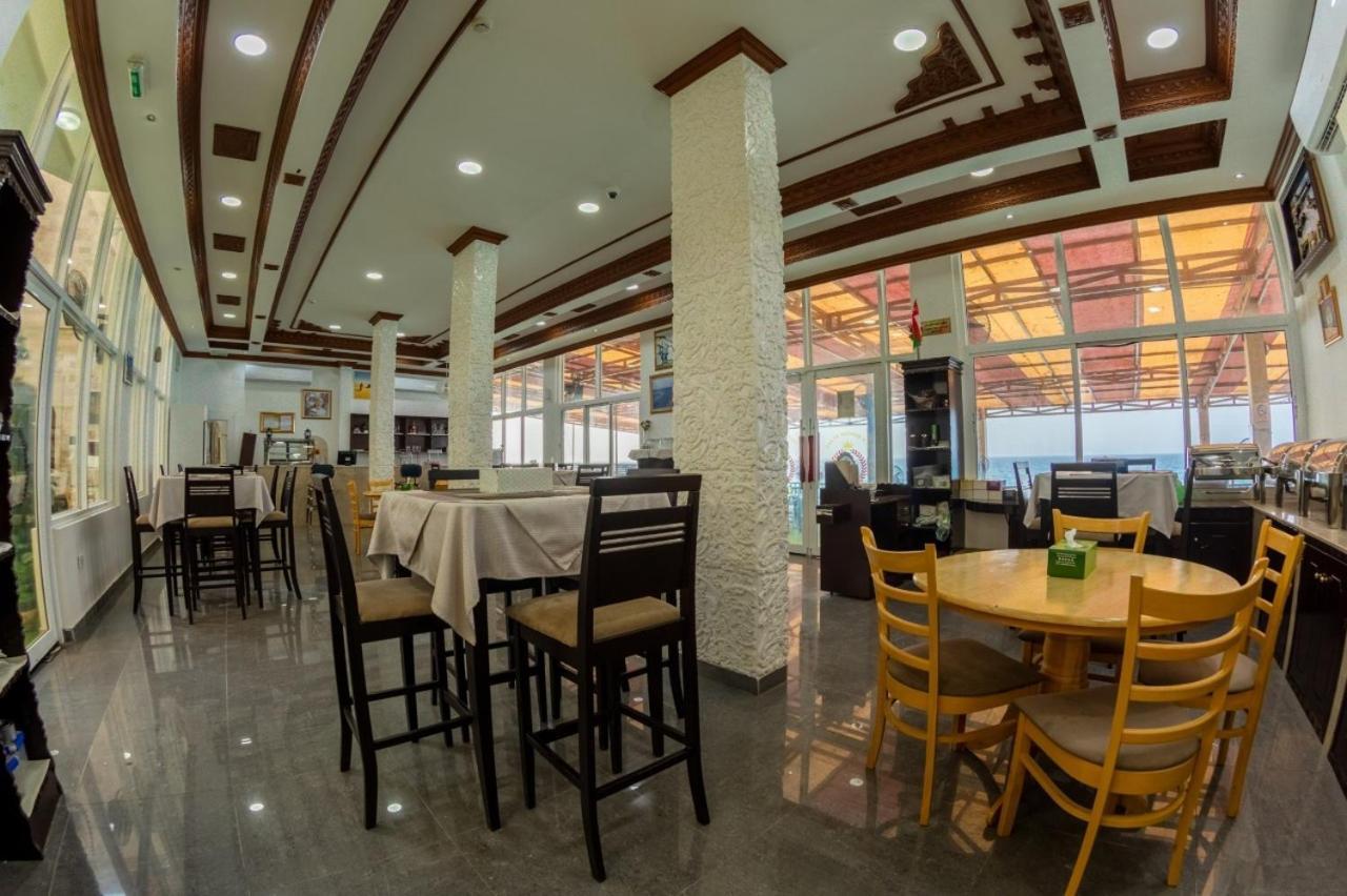 Sur Bandar Al Ayjah Hotel Apartments Exteriör bild
