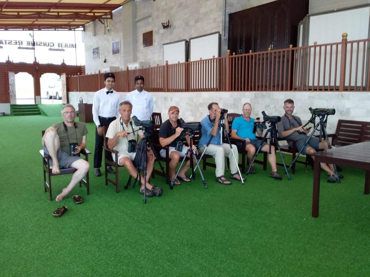 Sur Bandar Al Ayjah Hotel Apartments Exteriör bild