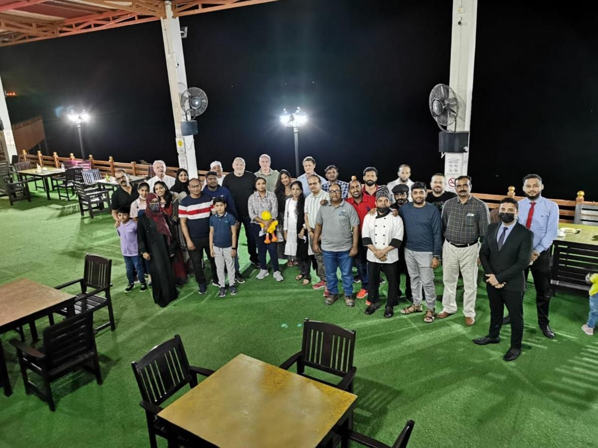 Sur Bandar Al Ayjah Hotel Apartments Exteriör bild