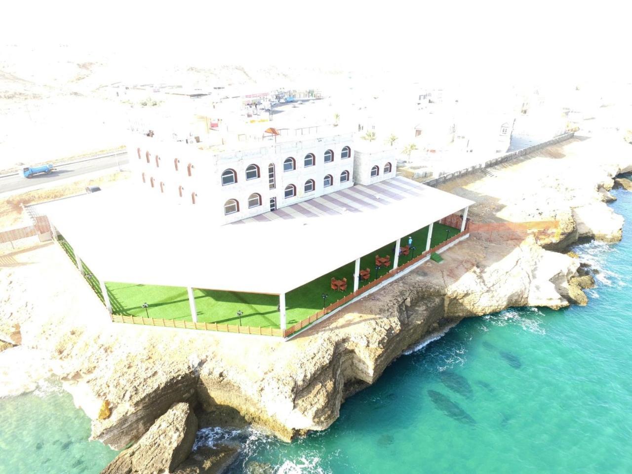Sur Bandar Al Ayjah Hotel Apartments Exteriör bild