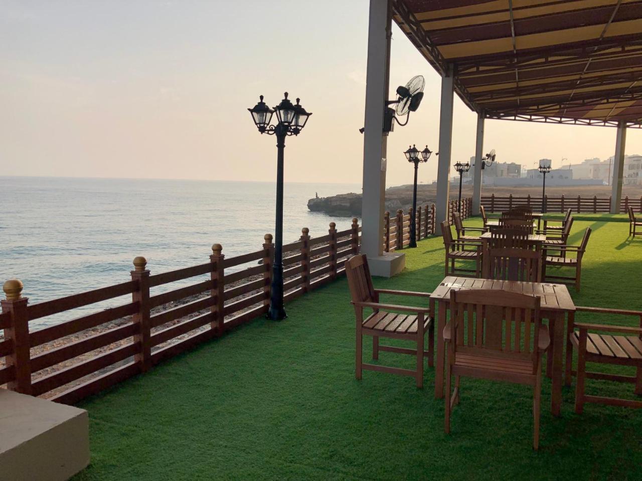 Sur Bandar Al Ayjah Hotel Apartments Exteriör bild