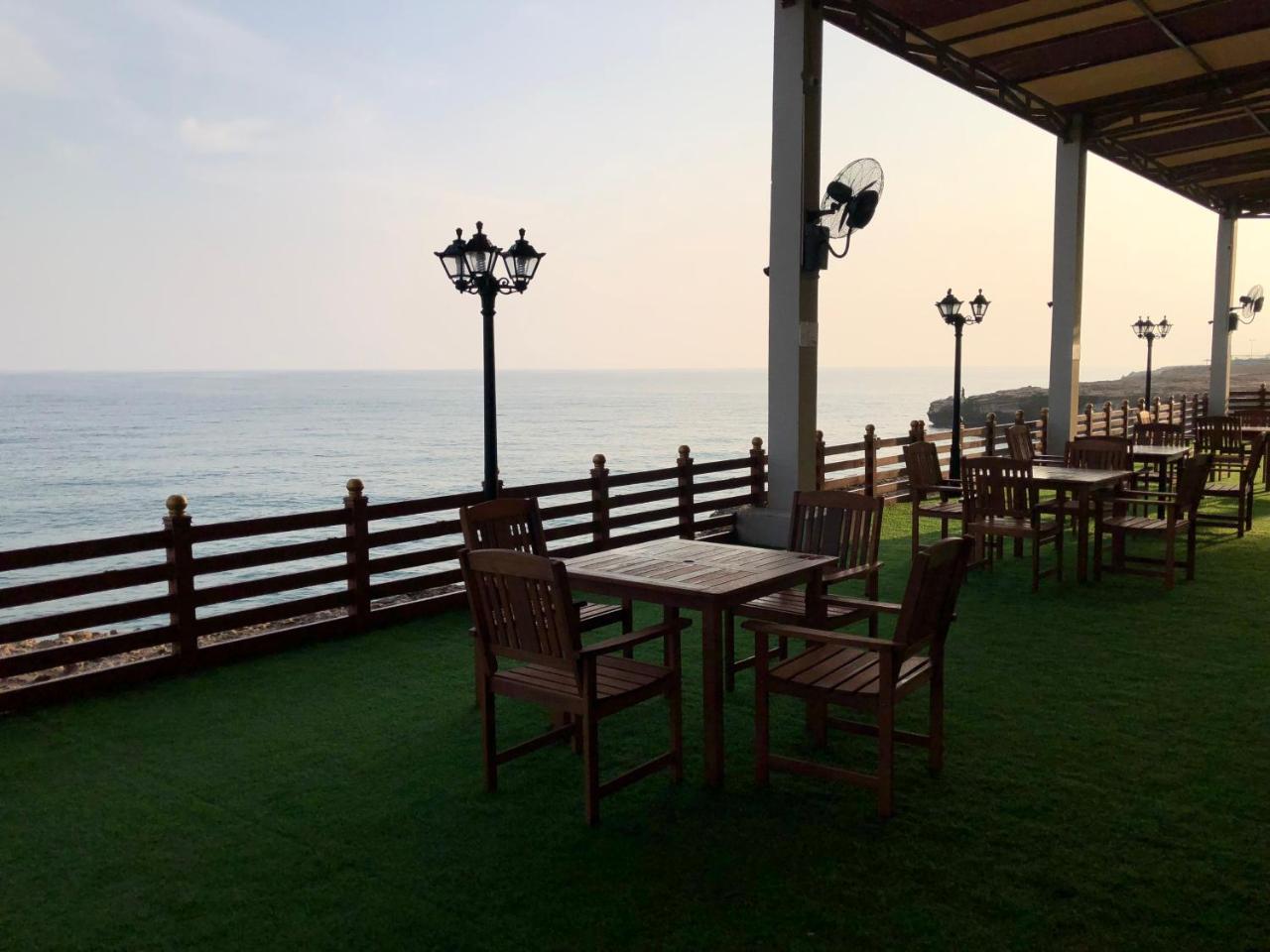 Sur Bandar Al Ayjah Hotel Apartments Exteriör bild