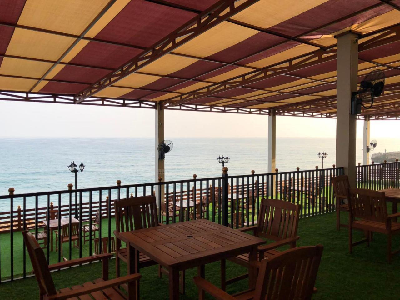 Sur Bandar Al Ayjah Hotel Apartments Exteriör bild