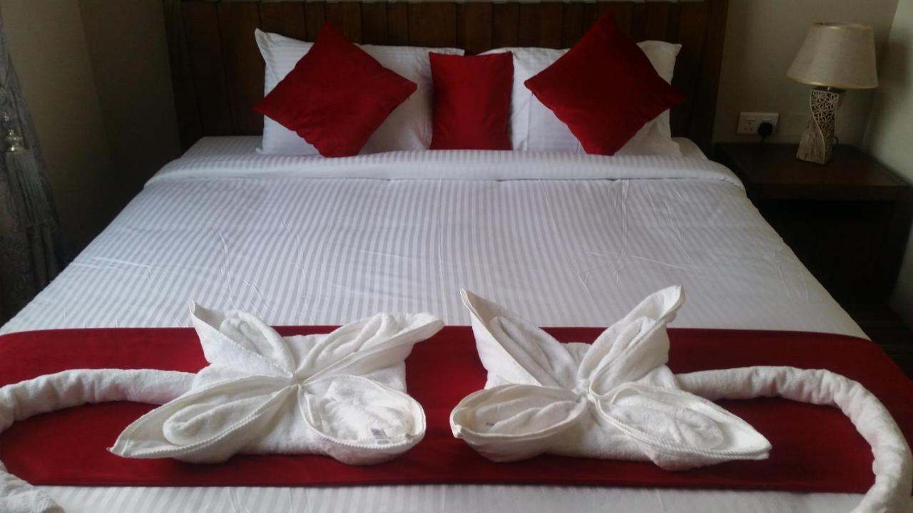 Sur Bandar Al Ayjah Hotel Apartments Exteriör bild
