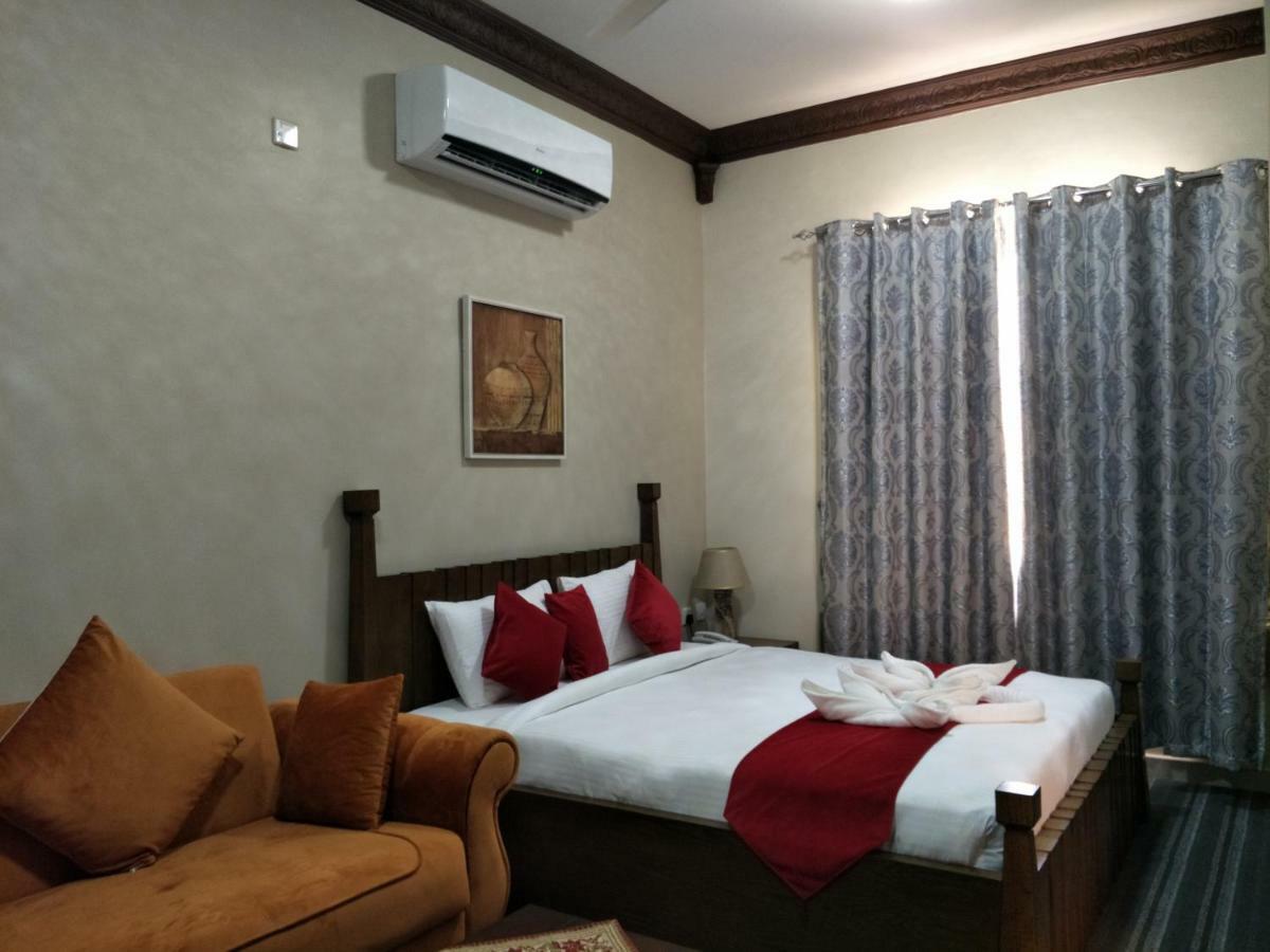 Sur Bandar Al Ayjah Hotel Apartments Exteriör bild
