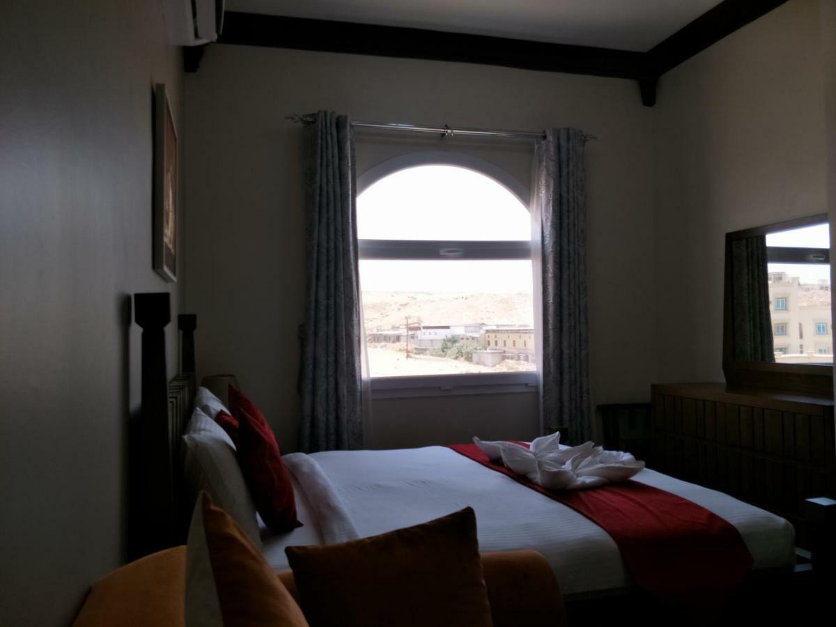 Sur Bandar Al Ayjah Hotel Apartments Exteriör bild