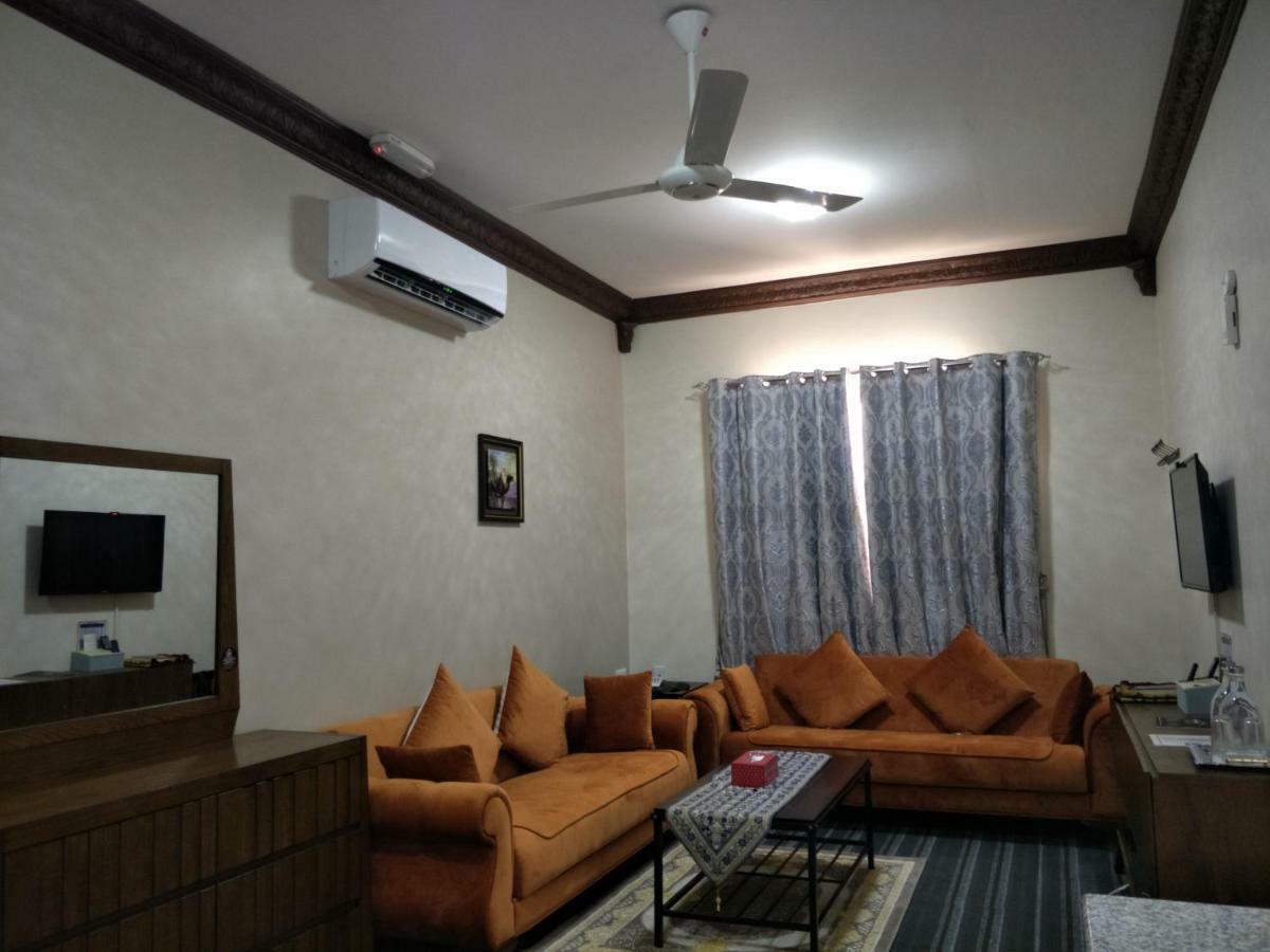 Sur Bandar Al Ayjah Hotel Apartments Exteriör bild