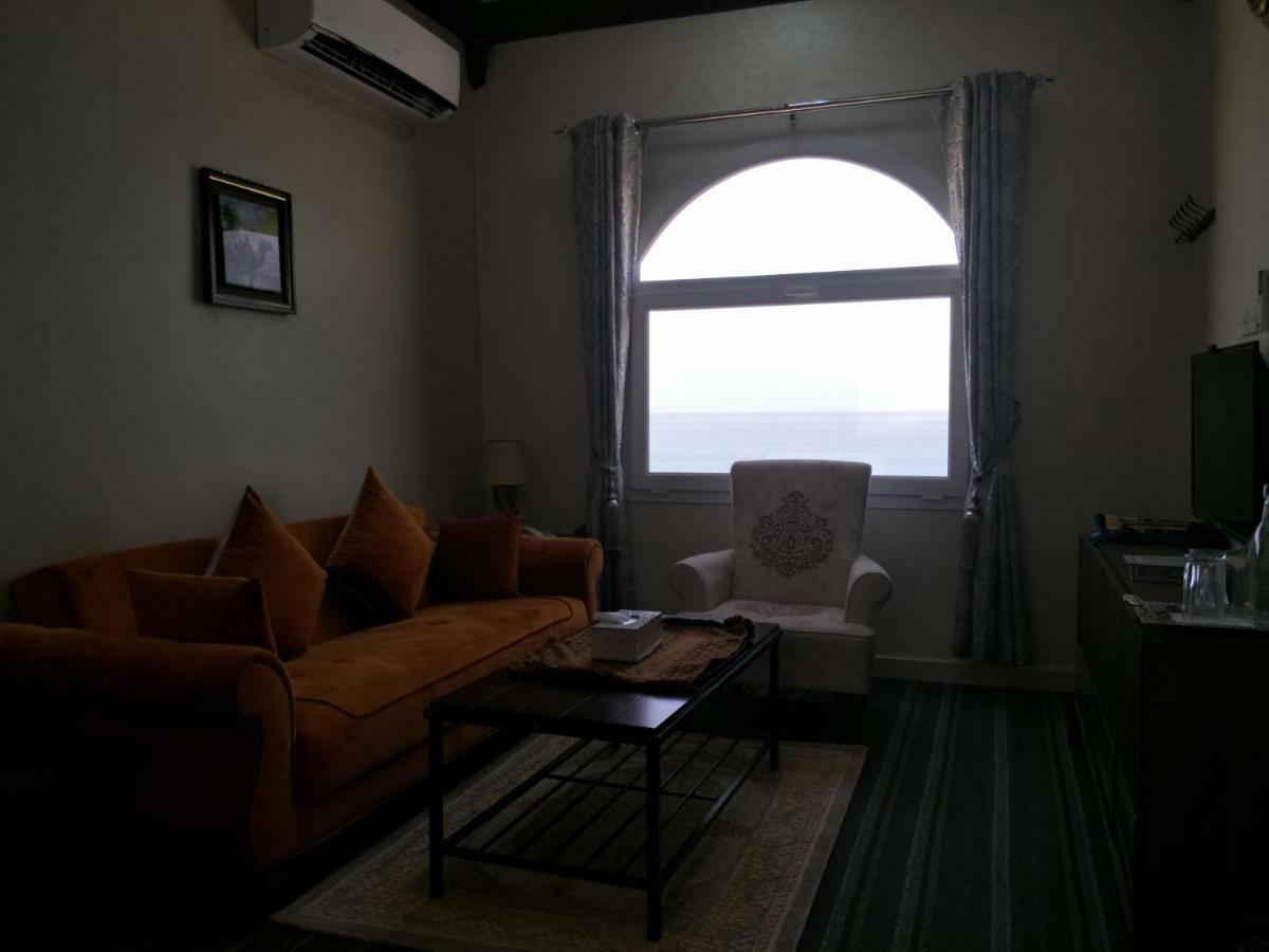 Sur Bandar Al Ayjah Hotel Apartments Exteriör bild