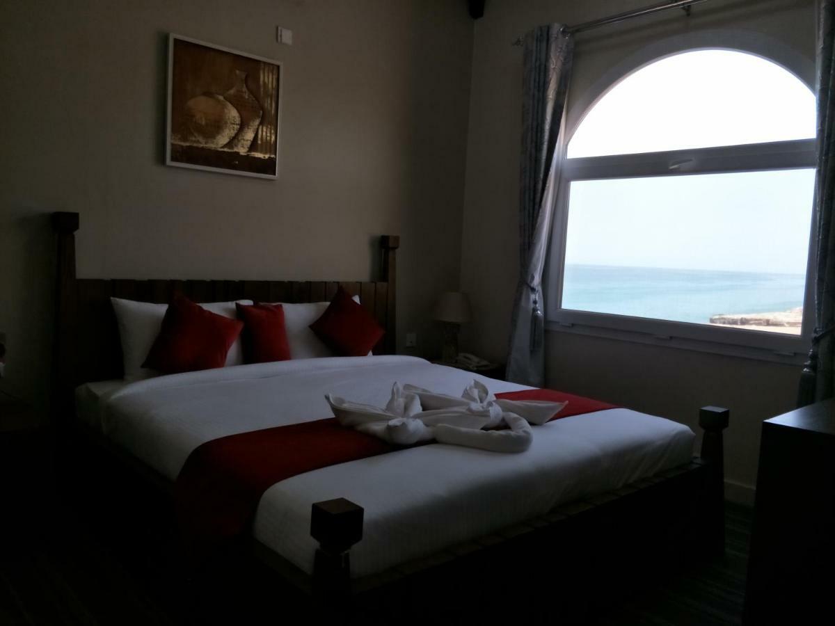 Sur Bandar Al Ayjah Hotel Apartments Exteriör bild