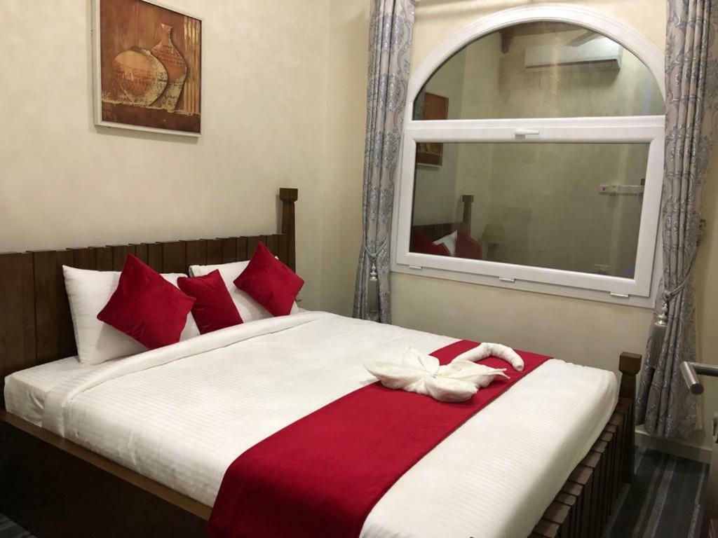 Sur Bandar Al Ayjah Hotel Apartments Exteriör bild